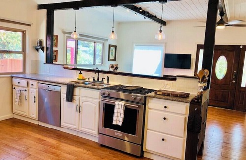 Park Mesa Heights House | Nice bungalow with AC in sunny Los Angeles