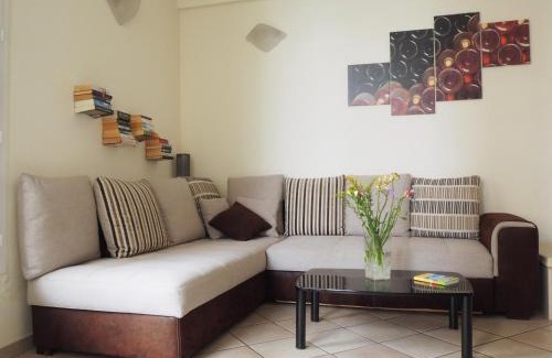 Nice City Centre Apartment | Nice Centre - Apartment with balcony and stunning sea view!