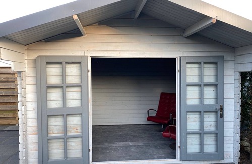 Tzummarum Ski Chalet | Nice chalet with garden in Friesland