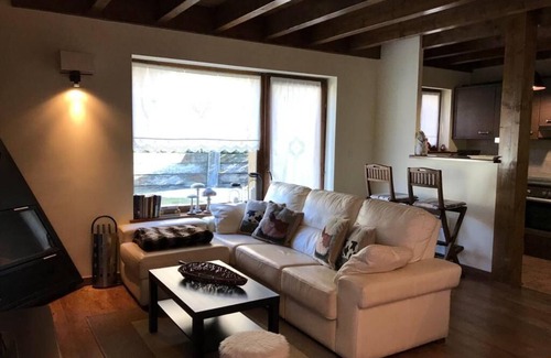 Err House | Nice corner house with garden and good views