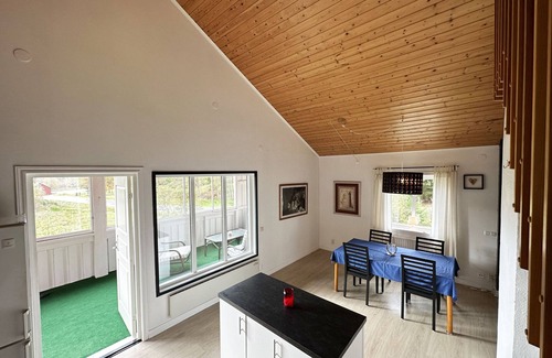 Olsfors House | Nice cottage by lakes and forest, near Borås | SE08050