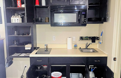 St. Martin Apartment | Nice Detatched Garage Studio Apartment Minutes from everything!Private Entrance!