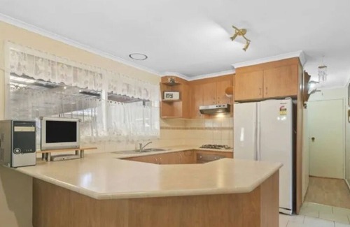 Endeavour Hills House | Nice Family home
