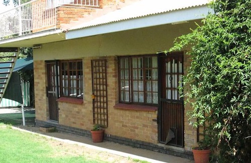 Bayswater House | Nice Family Room with Bunk Beds and kitchenette