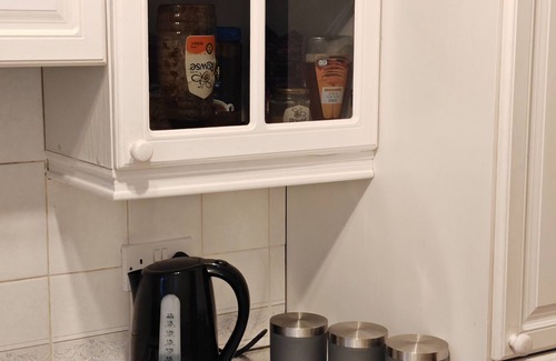 Fairfield Apartment | Nice flat with free parking and free wifi. Close to town centre