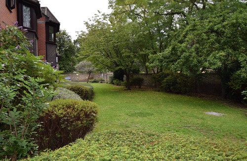 Fairfield Apartment | Nice flat with free parking and free wifi. Close to town centre