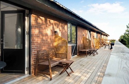 Svaneke Apartment | Nice holiday apartment 7 at Solgaarden, Årsdale