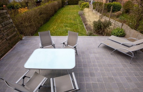 Mariakerke House | Nice holiday home in Ostend by the sea with a terrace