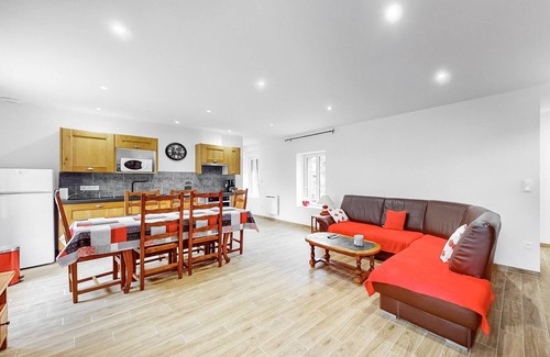 Grainville-la-Teinturiere House | Nice home in Grainville-la-Teinturi