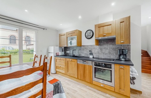 Grainville-la-Teinturiere House | Nice home in Grainville-la-Teinturi