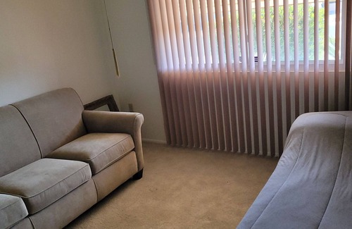 Sun City House | Nice home for rent in a quiet area close to Scottsdale and Glendale area. Open