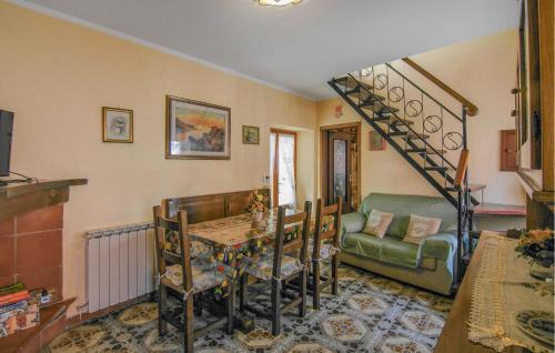 Seravezza House | Nice Home In Azzano With Wifi