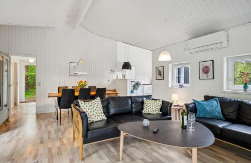 Lyngsbæk Strand House | Nice Home In Ebeltoft With 3 Bedrooms, Sauna And Internet