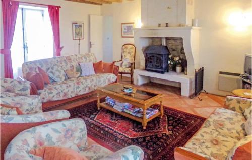 Eglise-Neuve-d'Issac House | Nice Home In Eglise Neuve D'issac