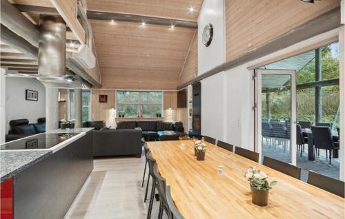 Farvang House | Nice Home In Fårvang With Sauna