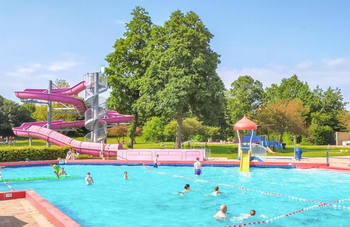 Heinkenszand House | Nice home in Heinkenszand with WiFi