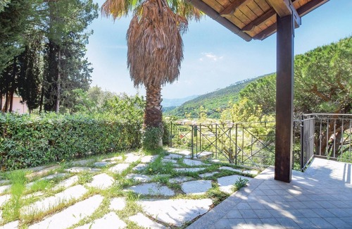 Cisano sul Neva House | Nice home in Cisano sul Neva (SV)