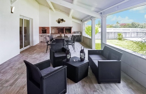 Linxe House | Nice home in Linxe with kitchen