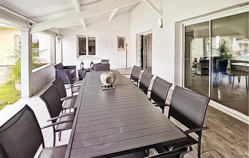 Linxe House | Nice Home In Linxe With Kitchen