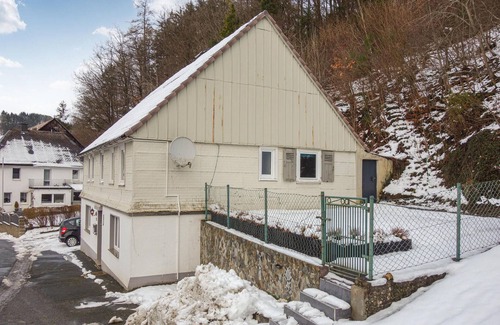 Deifeld House | Nice home in Medebach with sauna