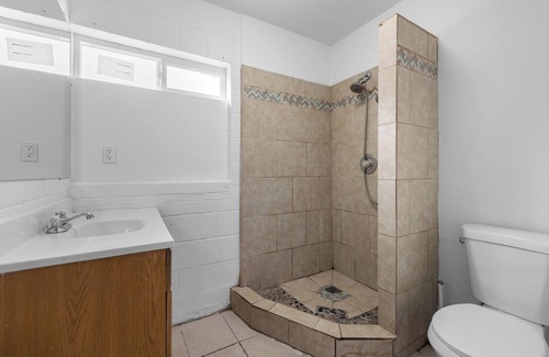 Quartz Hill House | Nice Home in Prime Quartz Hill