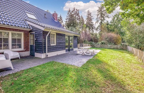 Municipality of Rijssen-Holten House | Nice home in Rijssen with WiFi