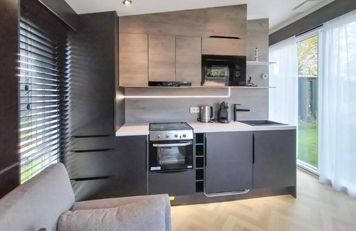 Scherpenisse House | Nice home in Scherpenisse