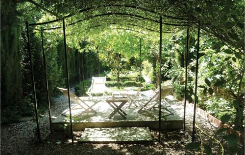 Saint-Didier House | Nice Home In St Didier With Kitchen