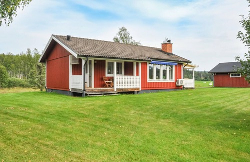 Torsby House | Nice home in Torsby with kitchen