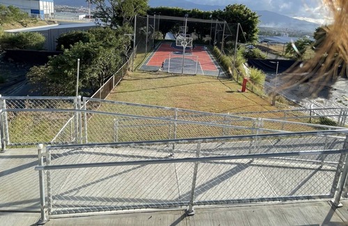 Heredia House | Nice house 15 from the airport great rooftop view in heredia , 24/7 security….