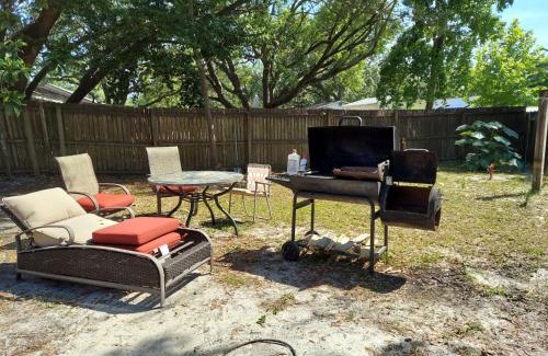 Gulf Breeze House | Nice house between two beaches.