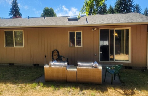 East Olympia House | NIce house in quiet residential neighborhood 2 blocks from the Park.