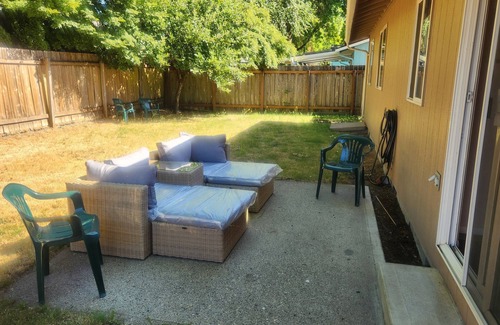 East Olympia House | NIce house in quiet residential neighborhood 2 blocks from the Park.