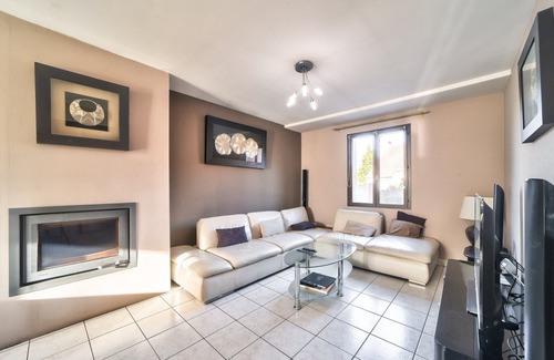 Marly House | Nice house in the countryside