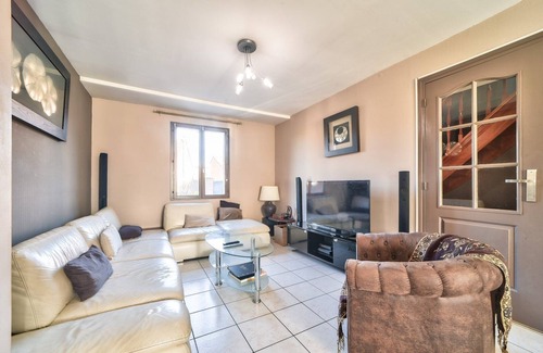 Marly House | Nice house in the countryside