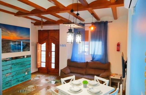 El Cabanyal House | Nice house with 3 bathrooms, patio near the beach