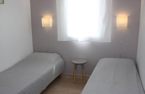 Mouries Cottage | Nice house with shared pool in the Alpilles, 8 persons