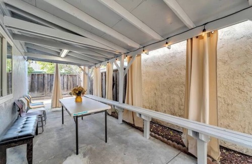 East San Jose House | Nice House3/2 full baths/Convenient Location/Free wifi/laundry/parking/AC/Heat