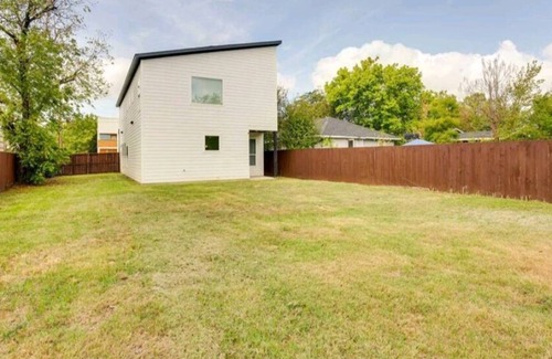 West Dallas House | Nice, luxurious 3 room duplex
