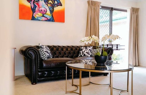 Vermont South House | Nice neighbourhood Family Home at Vermont South
