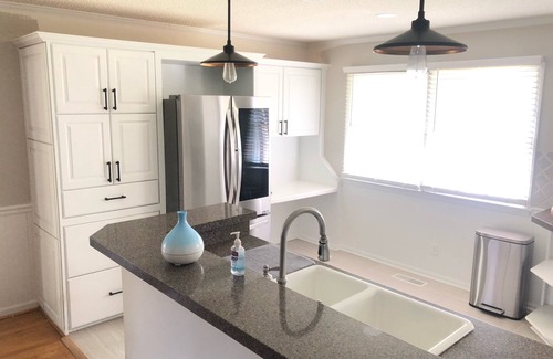 Paw Creek House | Nice Peaceful home in Charlotte! 8 mins to downtown, 1.5 miles to clt airport