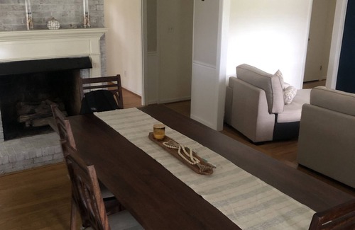Paw Creek House | Nice Peaceful home in Charlotte! 8 mins to downtown, 1.5 miles to clt airport