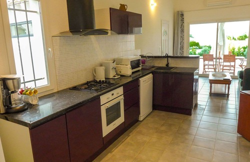Les Amarats House | Nice quiet house classified 3* in Narbonne with private overflowing pool