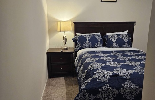 Silver Creek House | Nice room. It's 30 minutes away from Kennesaw and 7 from the Hyundai plant.