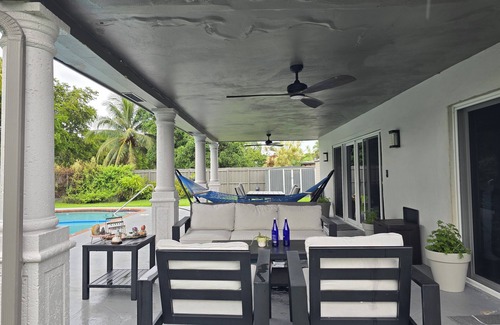Golden Glades House | Nice room with private bathroom in a great location.