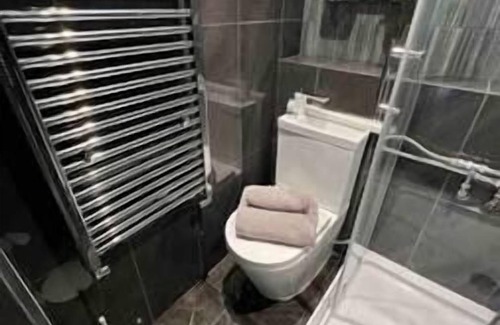 Barnhill Apartment | Nice Room With Private Bathroom in Wembley Park