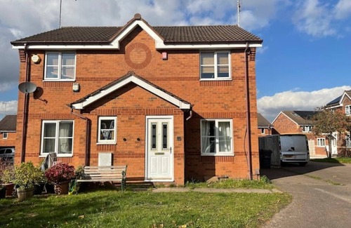 Birmingham House | Nice serviced house with parking near city center