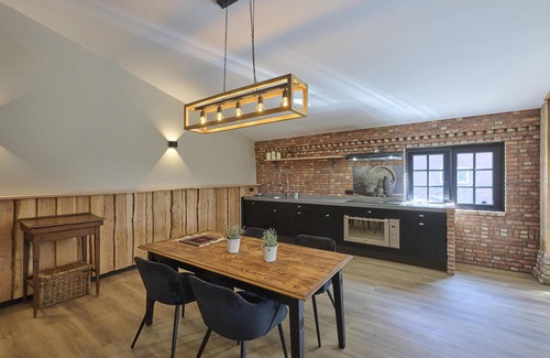 Hulsel House | Nice spacious house with a sauna and steam room
