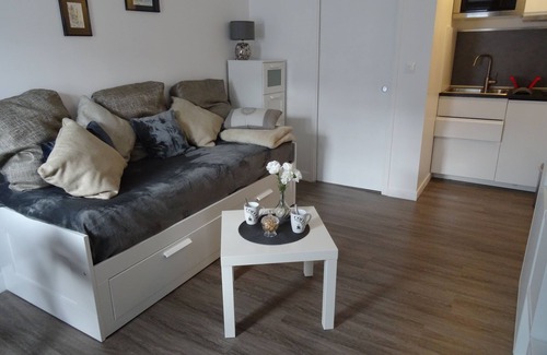(le) Mesnil Hue Apartment | Nice studio 300 meters from the Beach