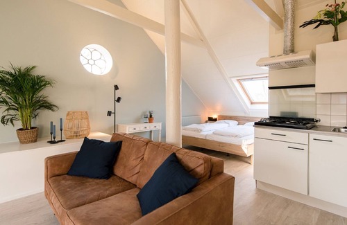 Nes Apartment | Nice studio for 2 people in the centre of Nes and the beach is 1.5 km away.